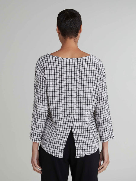 3/4 Split Back Top in White Black Line Check