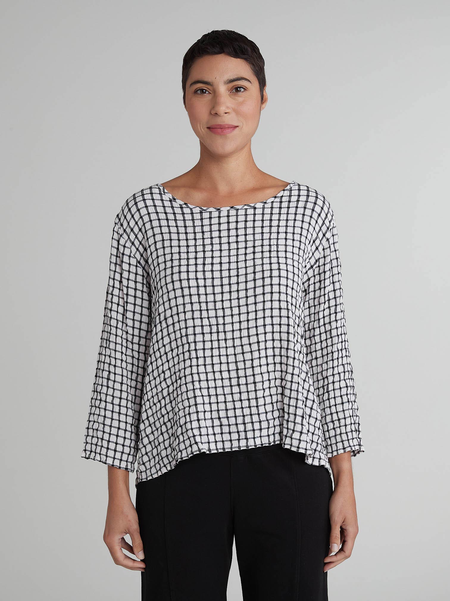 3/4 Split Back Top in White Black Line Check